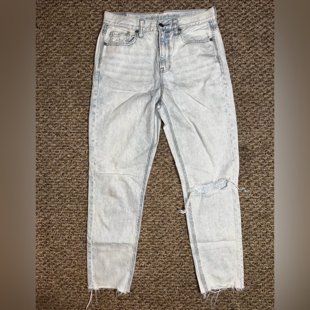 american eagle distressed high rise mom jean